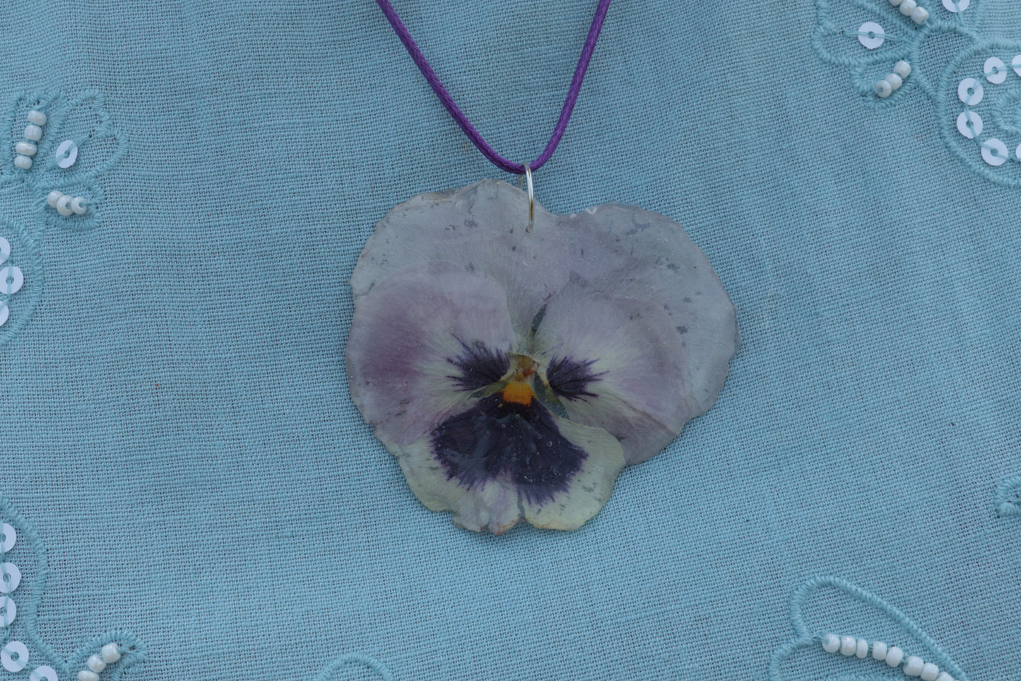 Collana Viola del Pensiero in Resina – Lilla e Viola