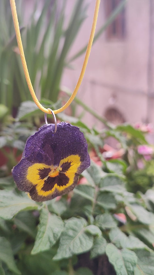 Collana PENSAmi- PENSAti- viola del pensiero