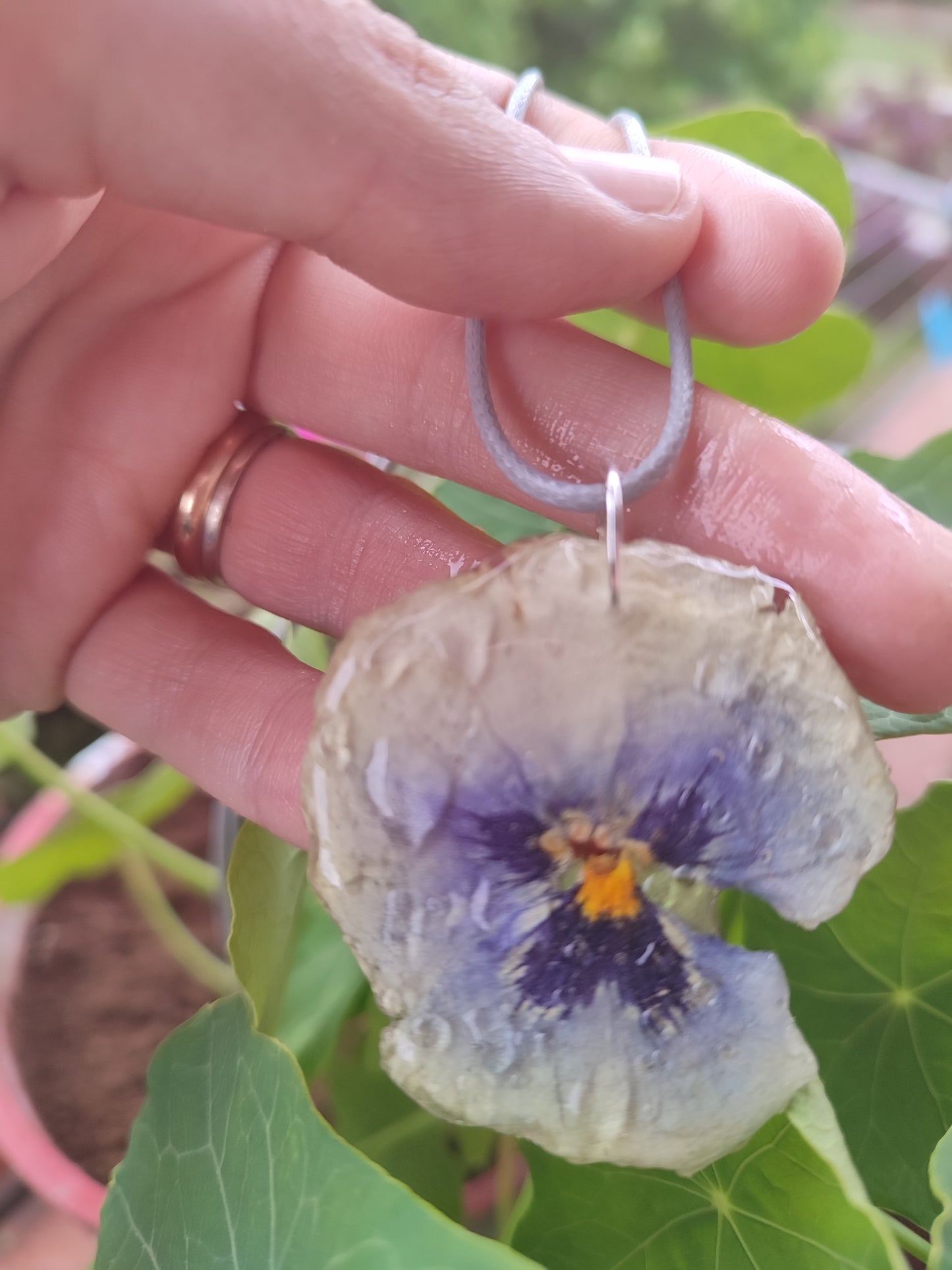 Collana Viola del Pensiero in Resina