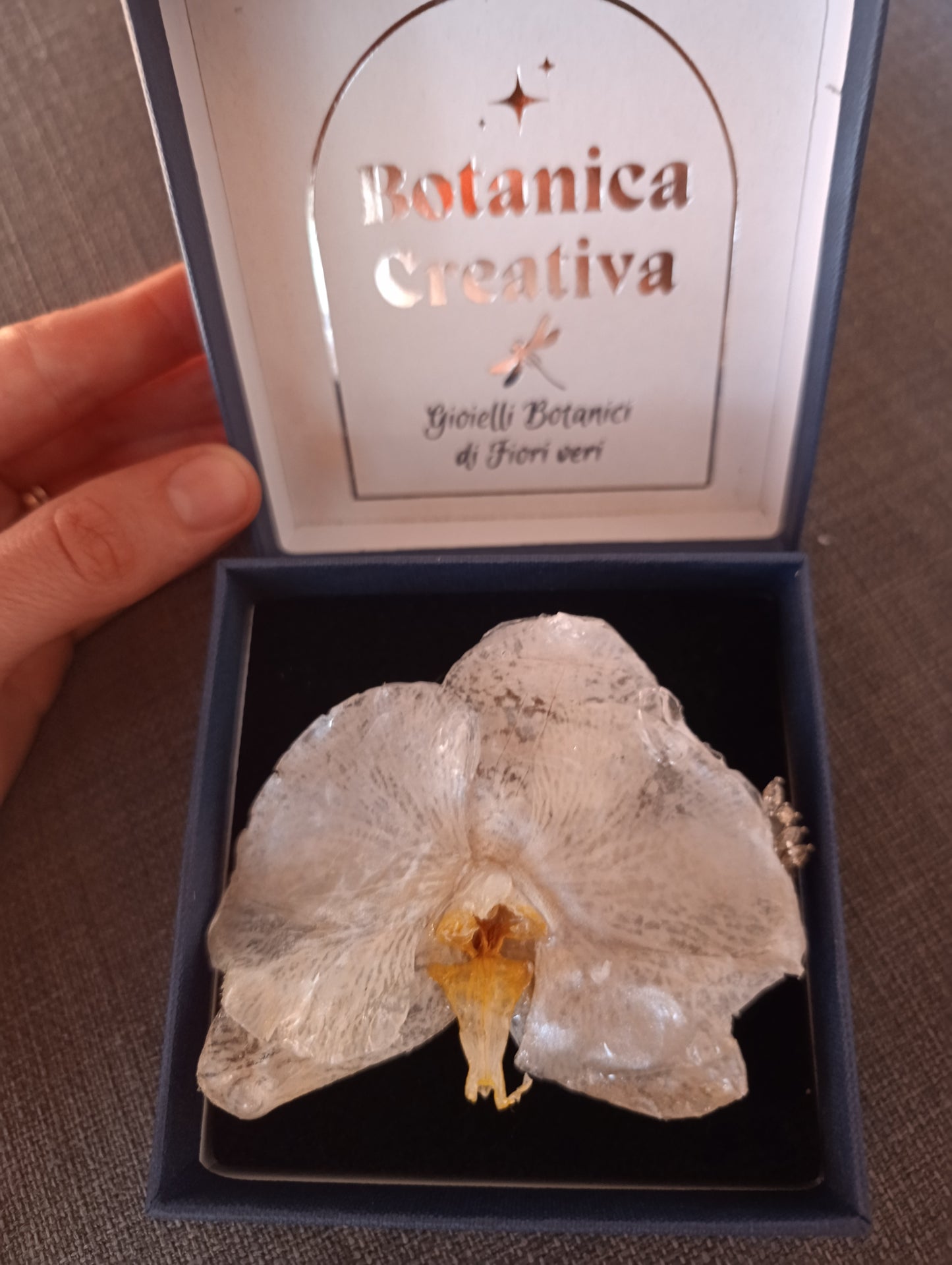 Fermaglio con Orchidea Bianca – Fatto a Mano a Lucca