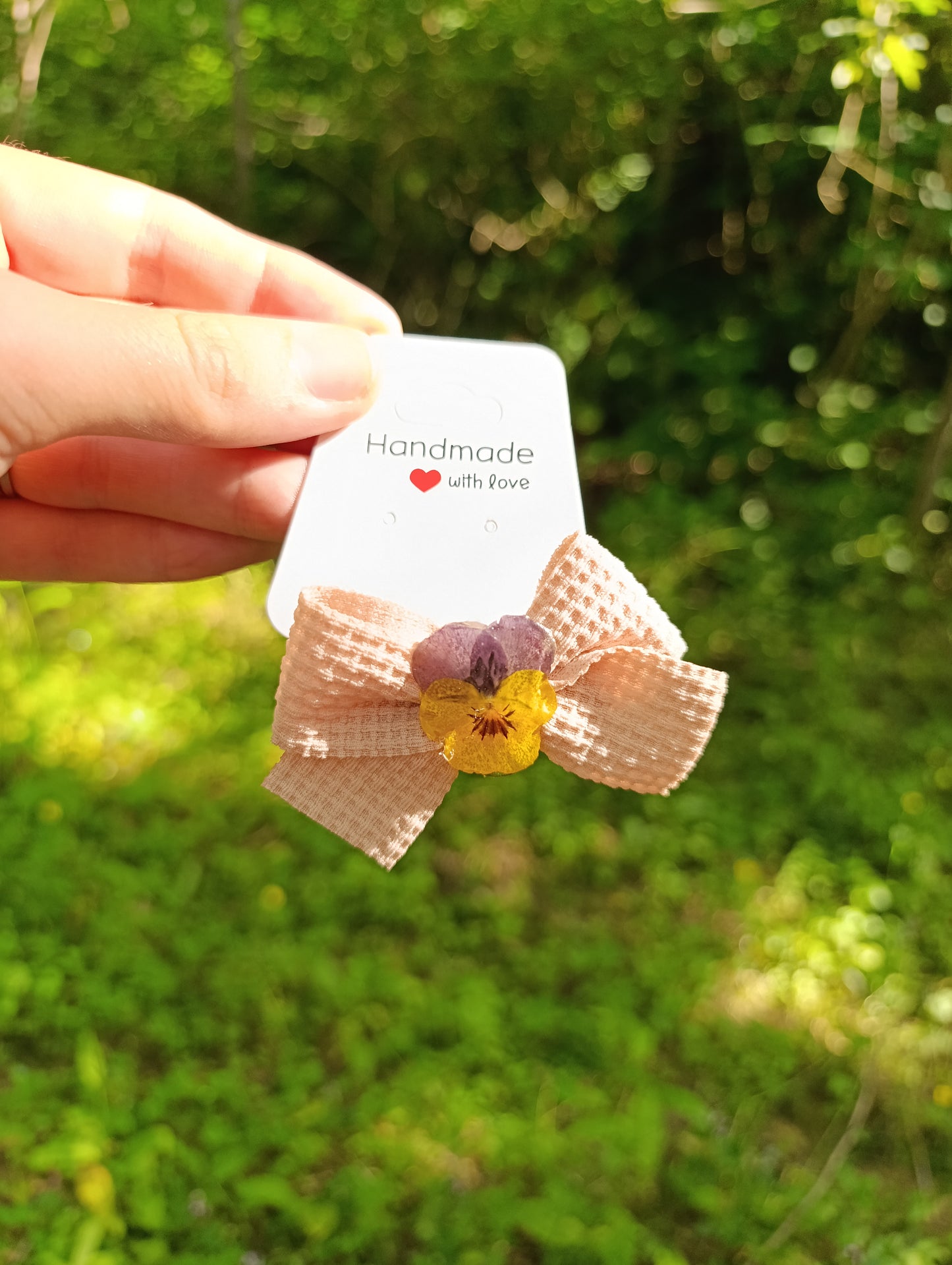 Fiocco clip Waffle beige| Viola del pensiero Vera di Lucca| pezzo unico