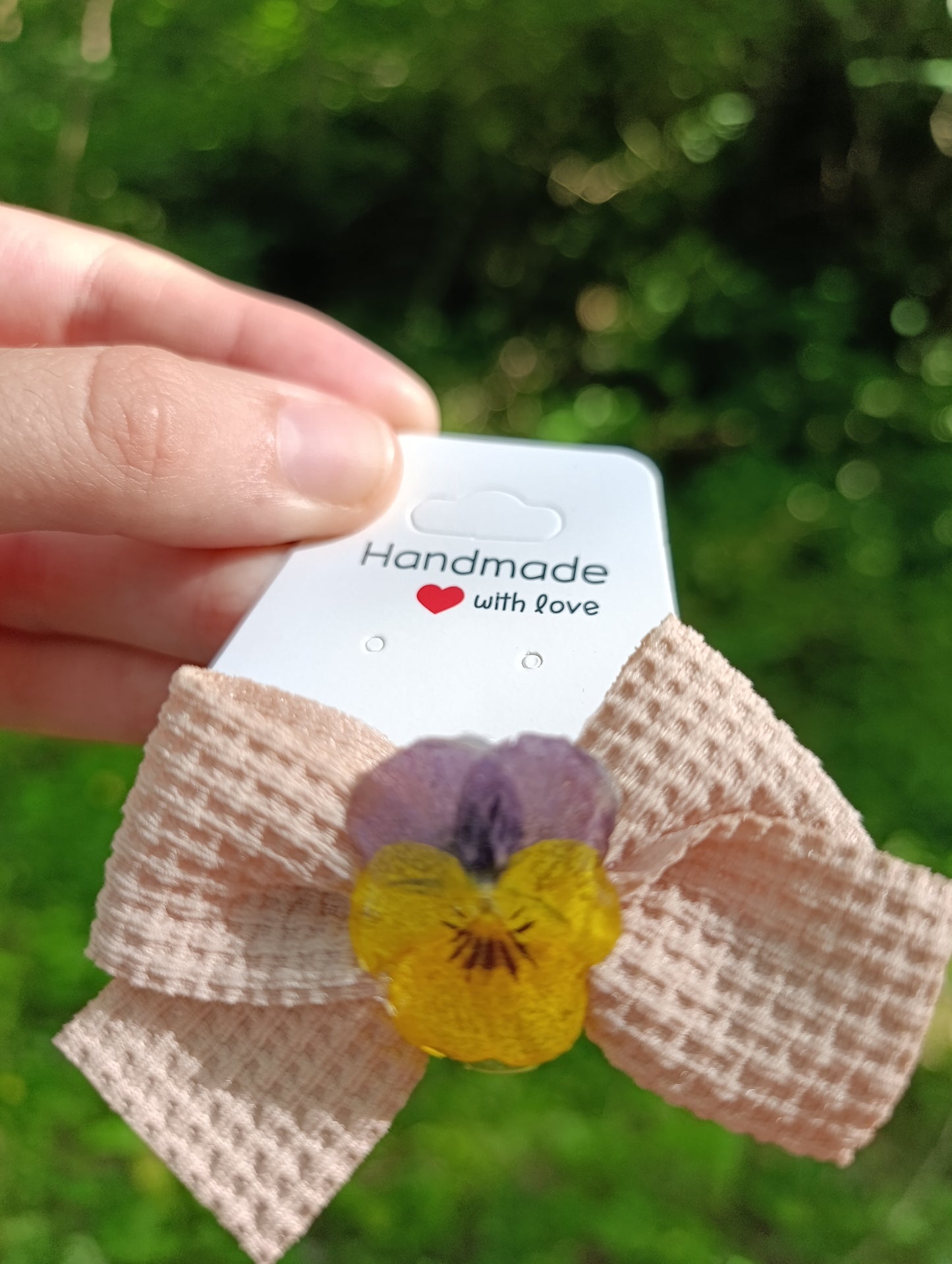 Fiocco clip Waffle beige| Viola del pensiero Vera di Lucca| pezzo unico