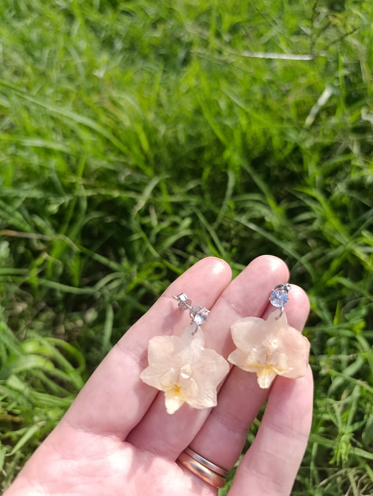 Mini Orchidea bianca orecchini con zircone | fiori veri di Lucca