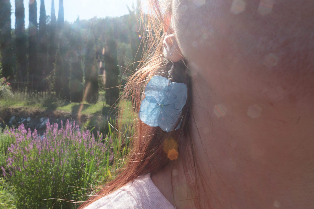 Orecchini Ortensia blu| fiori veri di Lucca