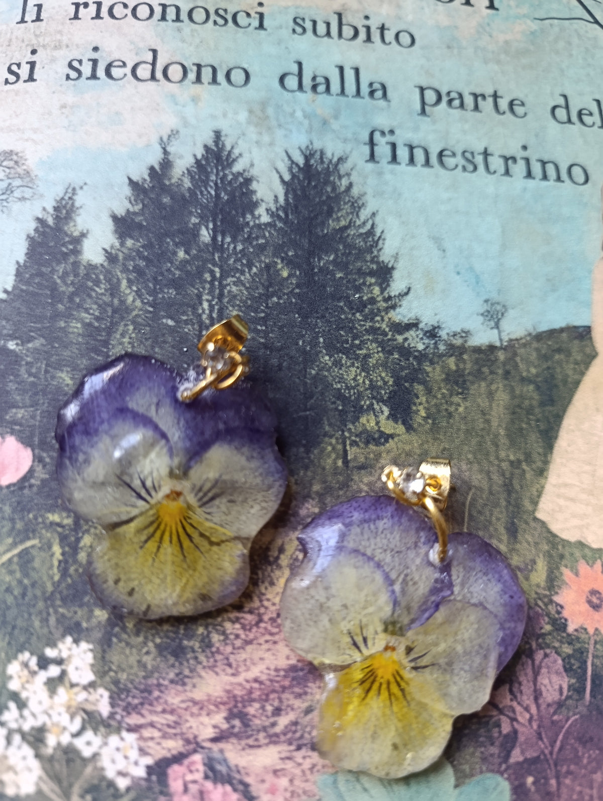 Orecchini Viola del pensiero con brillantini