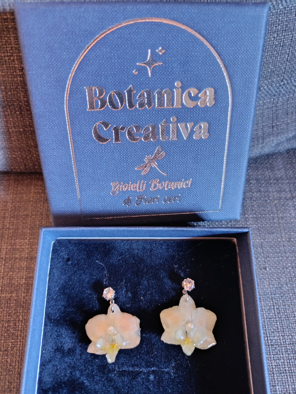 Mini Orchidea bianca orecchini con zircone | fiori veri di Lucca