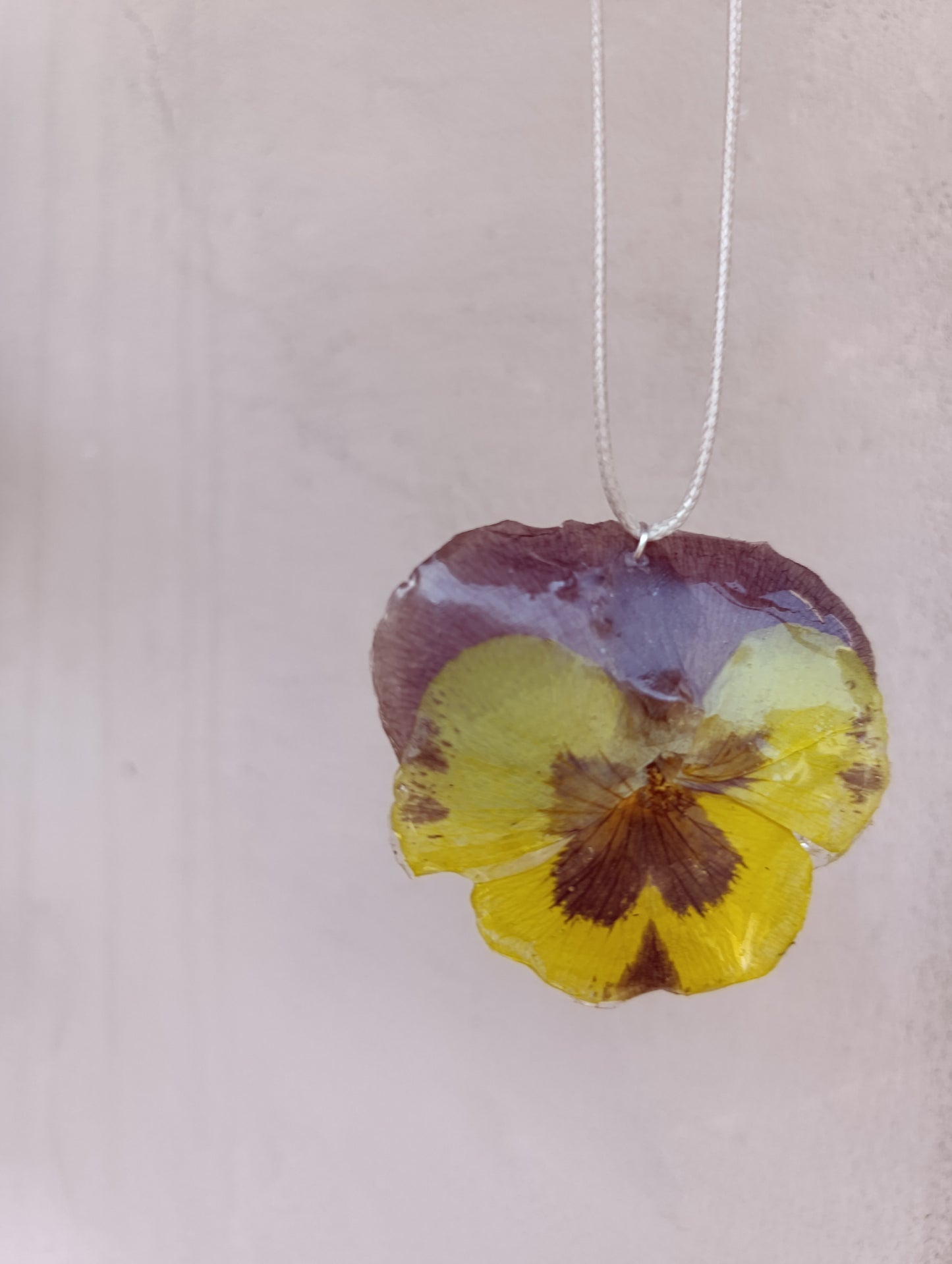 Collana panse' gialla e viola|fiori veri