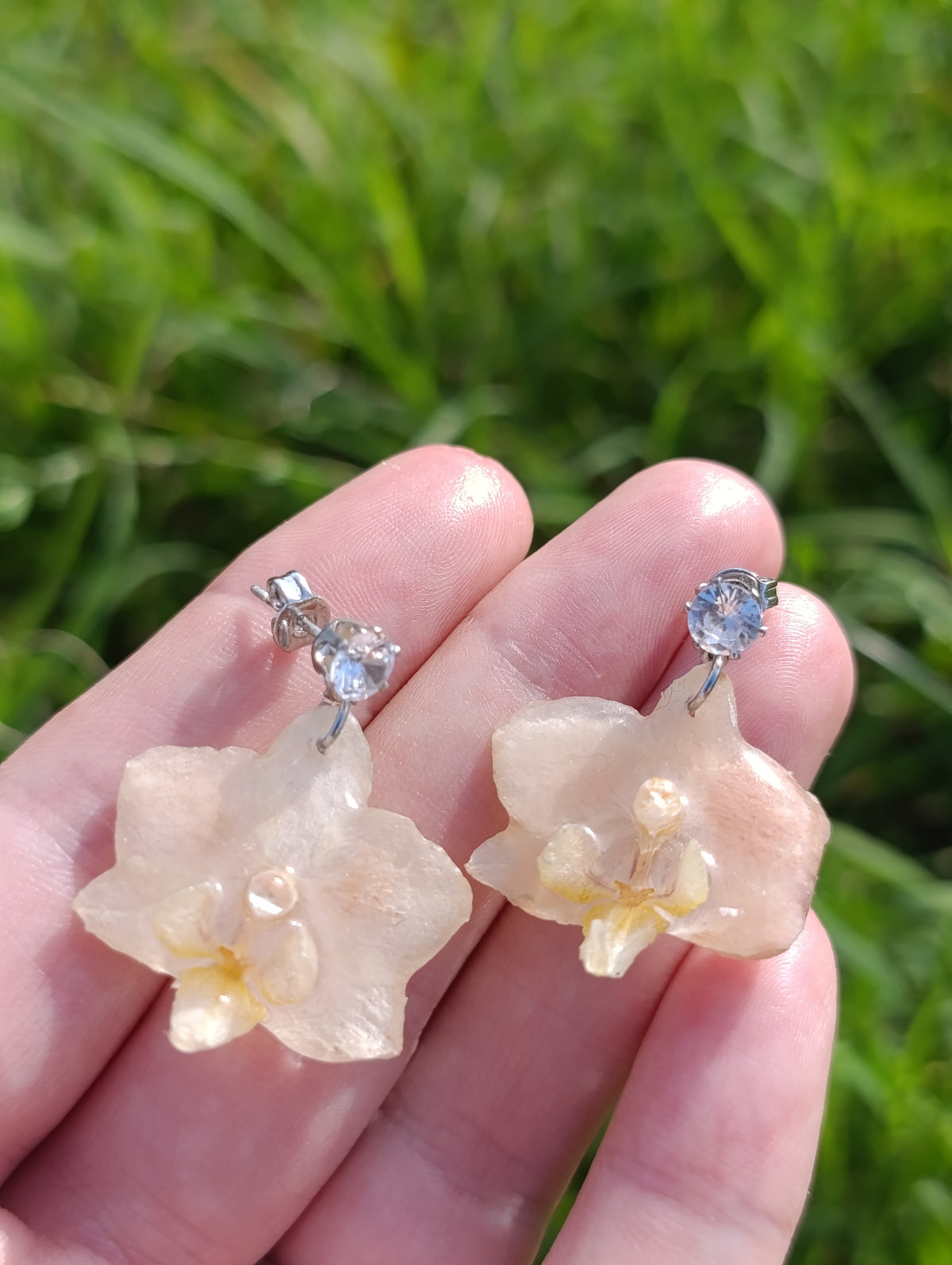 Mini Orchidea bianca orecchini con zircone | fiori veri di Lucca