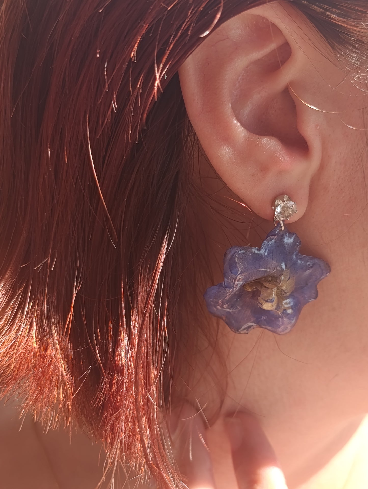Orecchini Delphinium con zircone