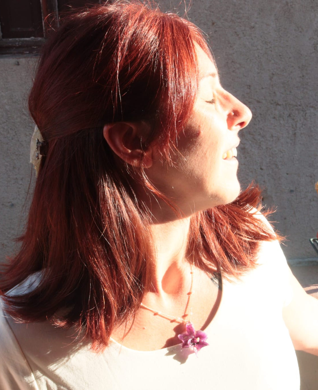 Collana Dorata con Perle Cruelty Free e Orchidea Mini – Fatta a Mano