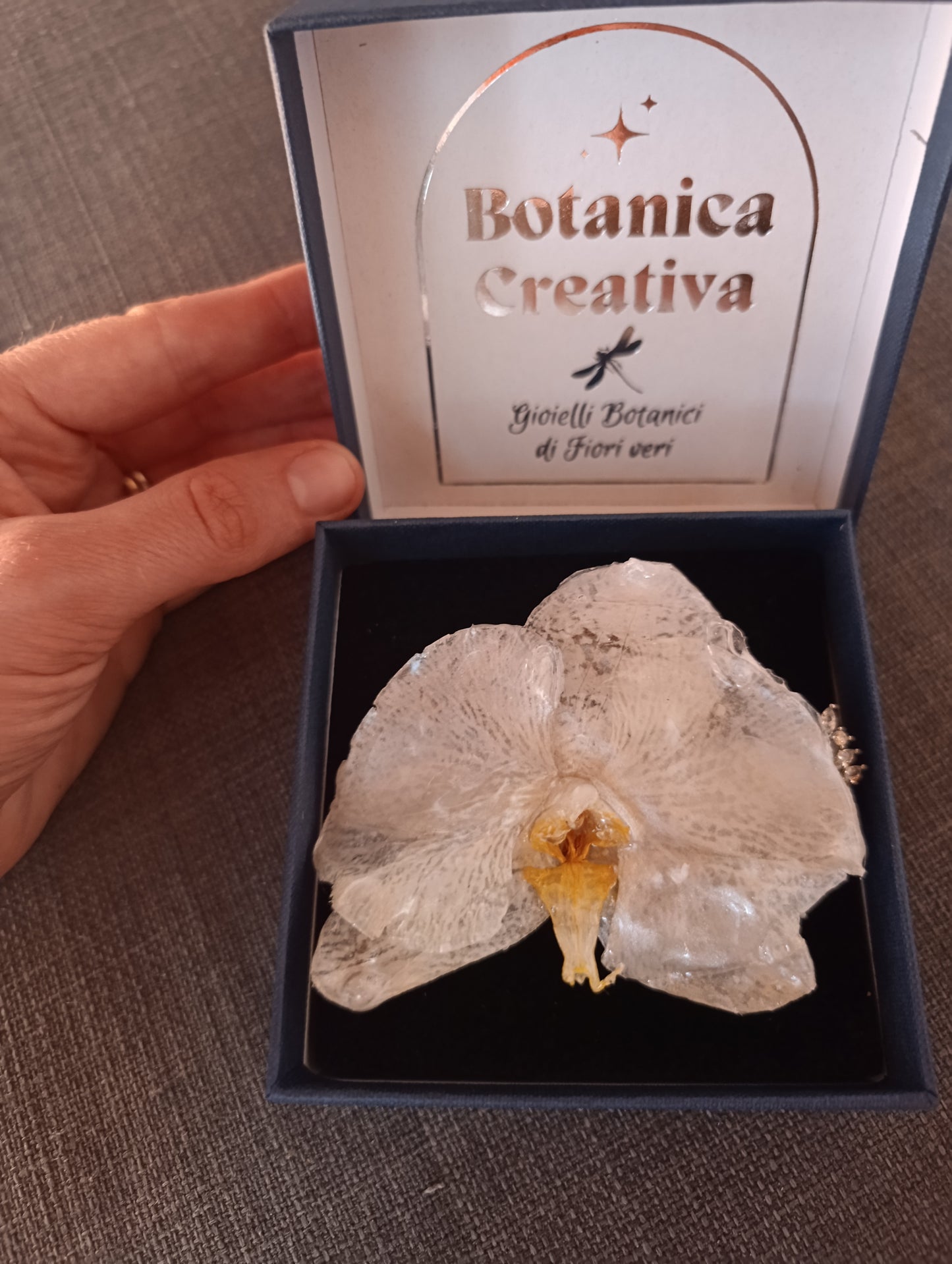 Fermaglio con Orchidea Bianca – Fatto a Mano a Lucca