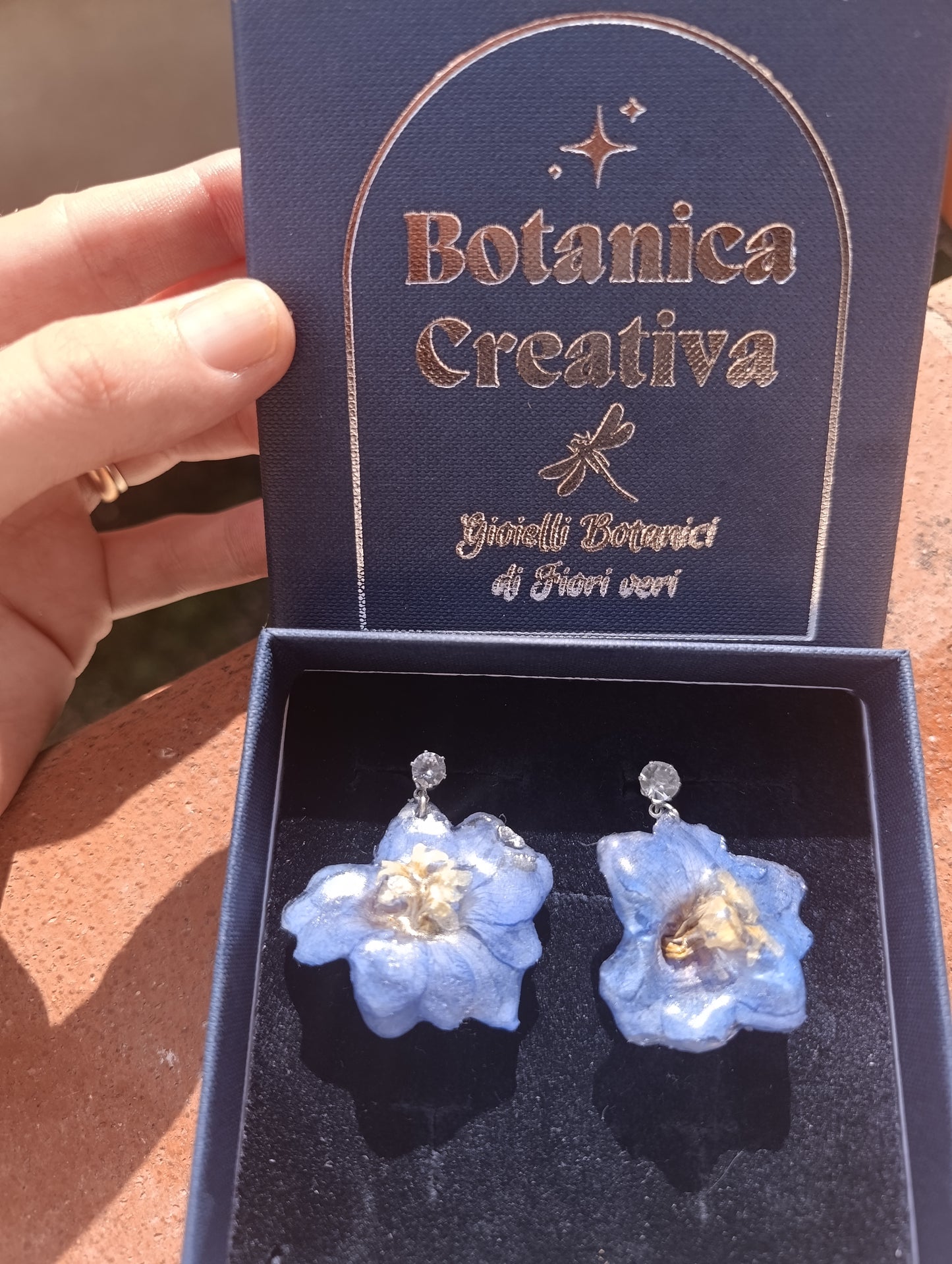 Orecchini Delphinium con zircone