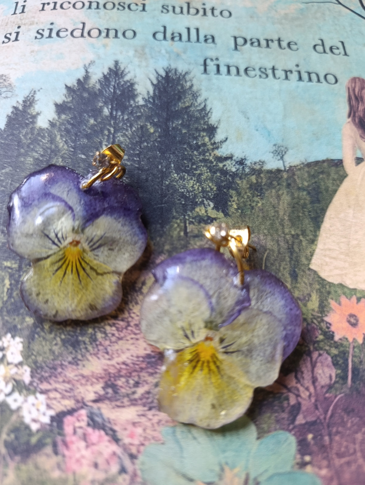 Orecchini Viola del pensiero con brillantini