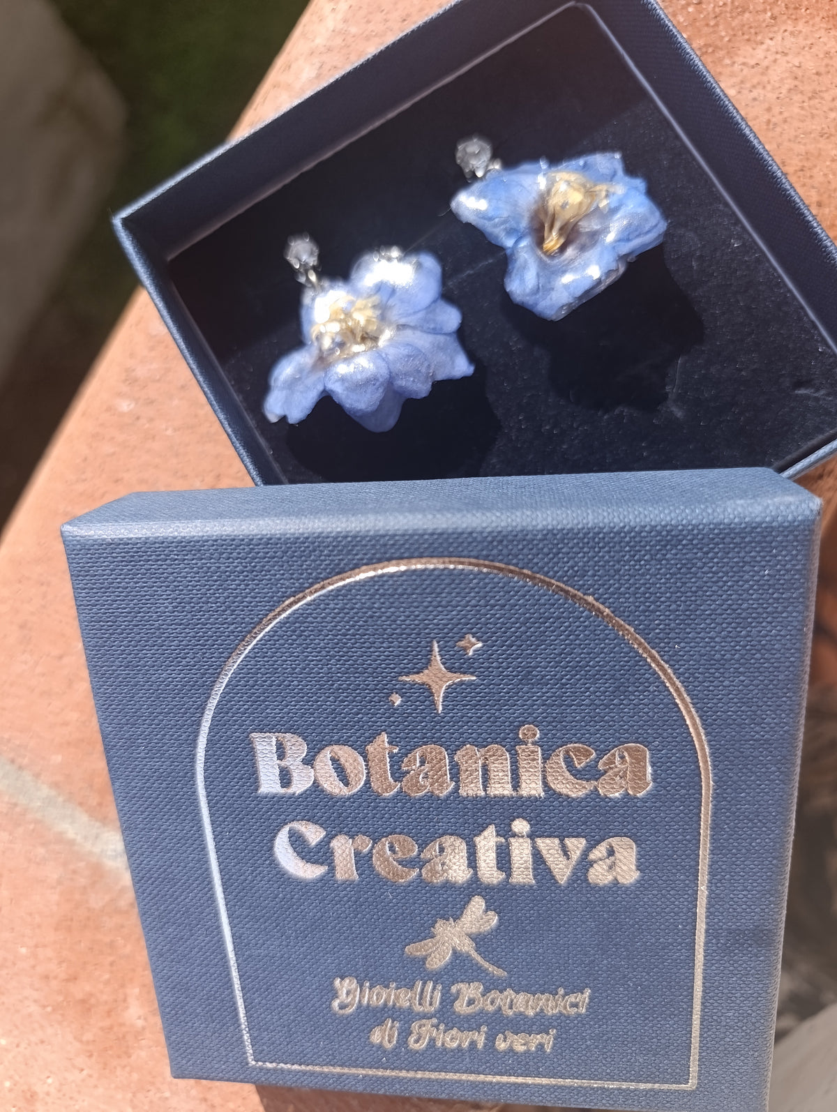 Orecchini Delphinium con zircone
