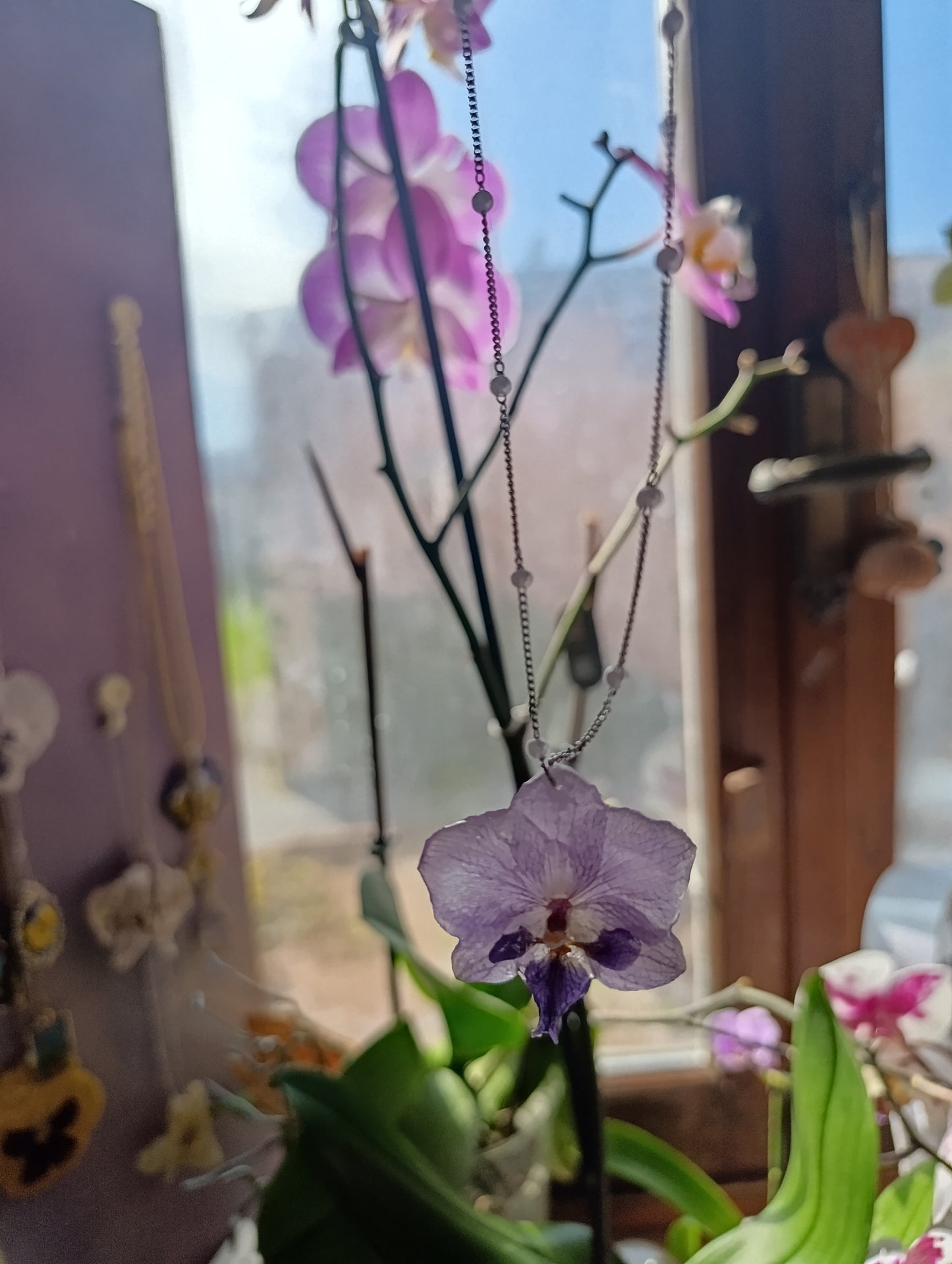 Collana Orchidea Phalaenopsis – Perle Cruelty Free