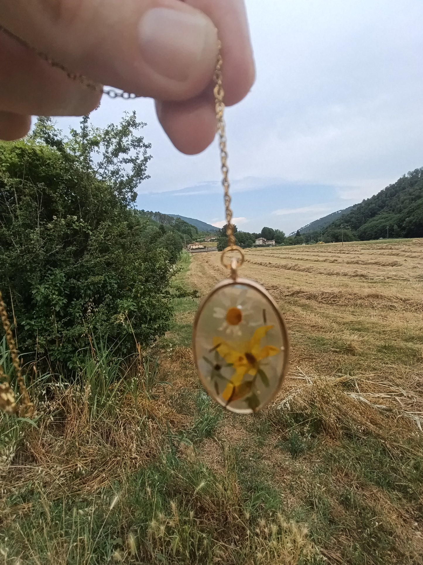 Collana ricordo di Giugno- fiori Veri di campo
