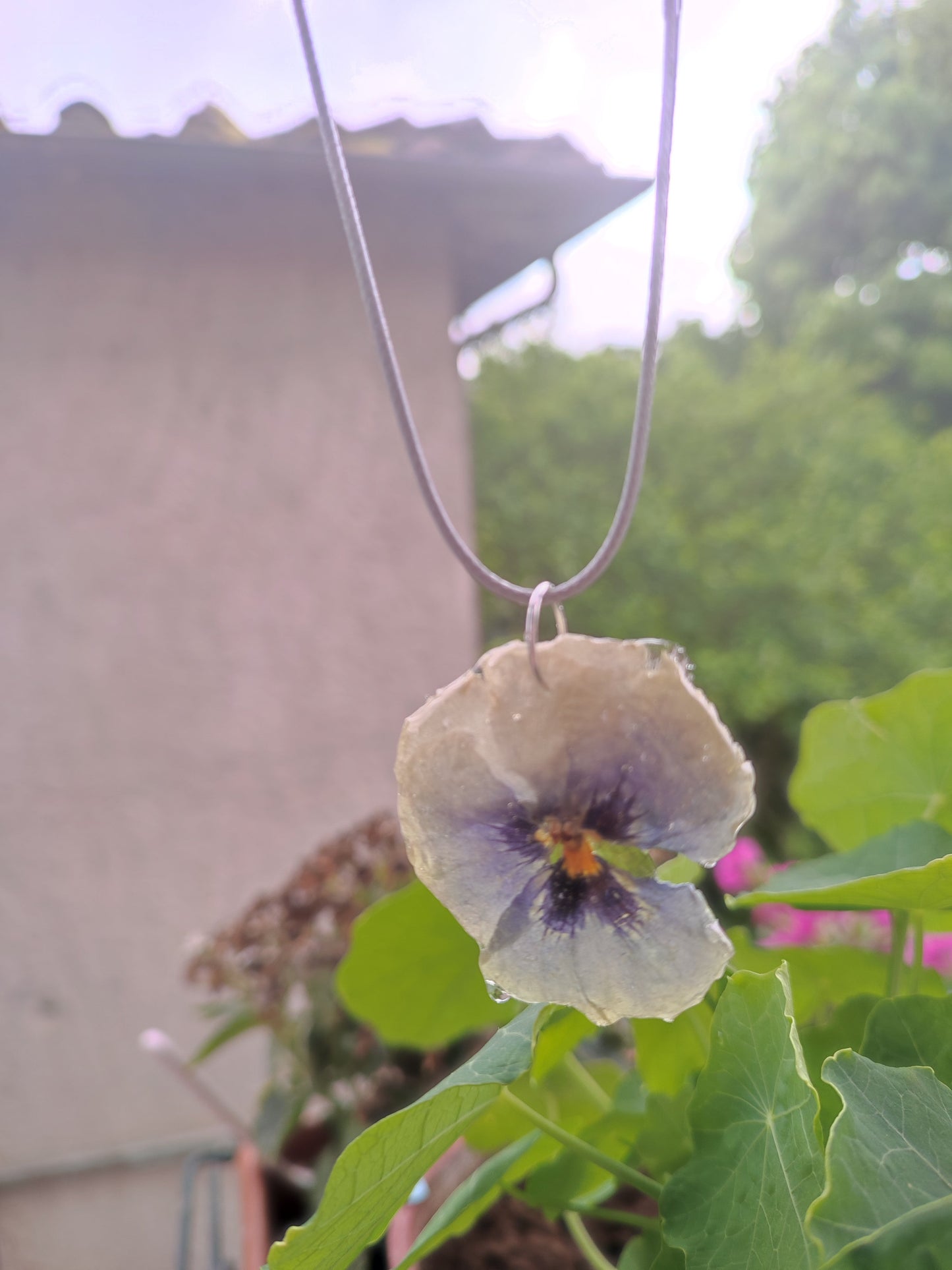 Collana Viola del Pensiero in Resina
