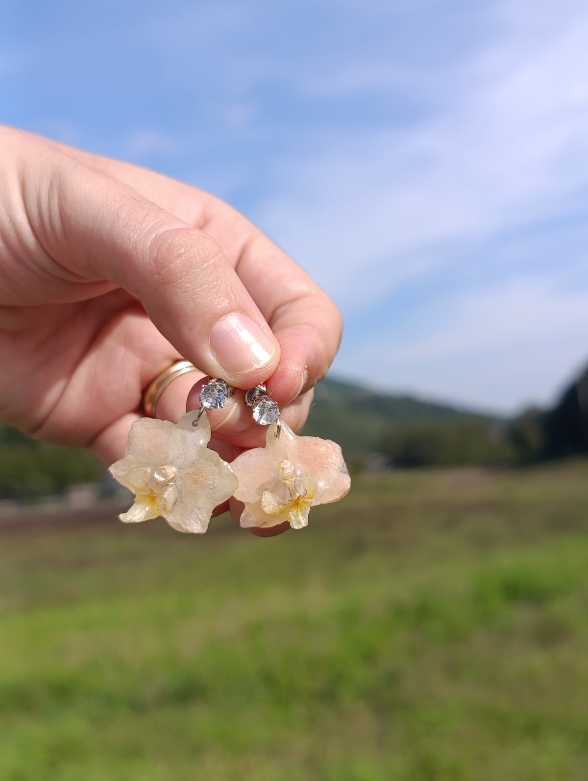 Mini Orchidea bianca orecchini con zircone | fiori veri di Lucca