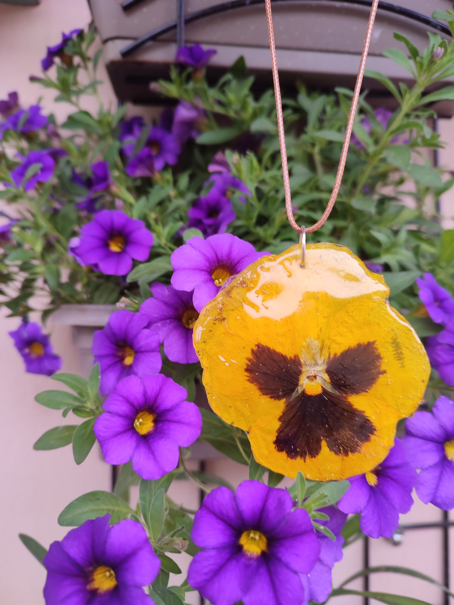 Collana Panse' fiore vero - resina trasparente